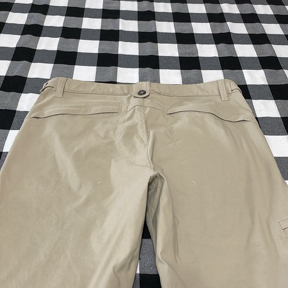 Eddie Bauer Sport Adjustable Capri's Size 10 Stretch 4 Zipper pockets Tan Hiking - Picture 8 of 16